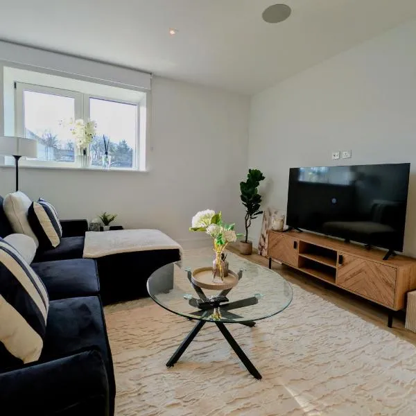 Luxury Wimbledon 2B2B - Cinema, Gym, Games Room, Hotel in New Malden