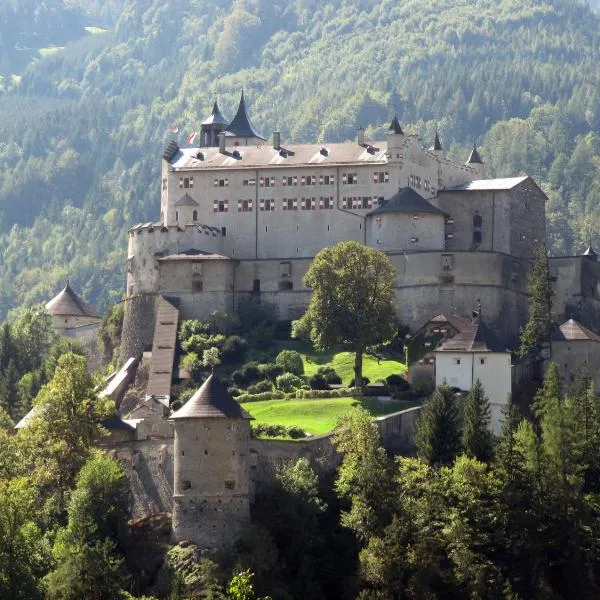 Der Burgblick-Adults Only, готель у місті Верфен