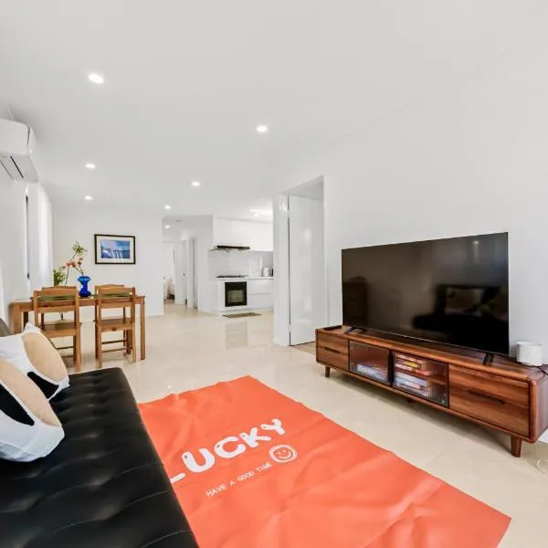 Aurora Airport House-Free Parking, Easy Transit nr Optus Stadium, casino, shopping center, hotell i Perth