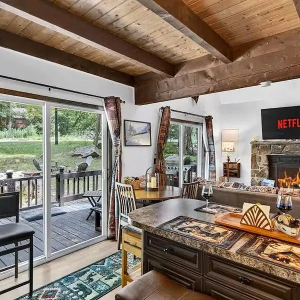 Hideout Pocono Chalet, ξενοδοχείο σε Lake Ariel