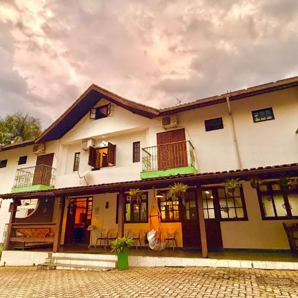 Ninho dos Passaros Penedo RJ, hotel din Penedo