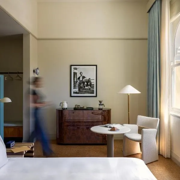 Owston Hotel, Hotel in Fremantle