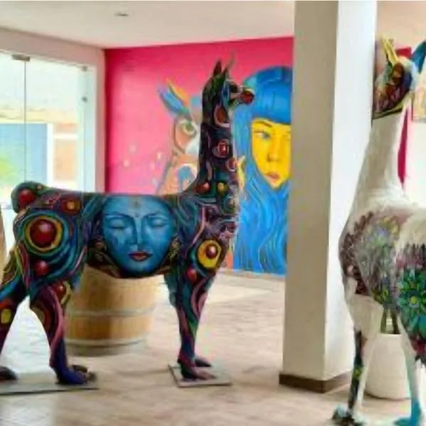 Shambala Hostel, hotel in Huacachina