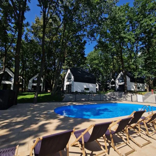 Treehouses, hotel in Skorochów