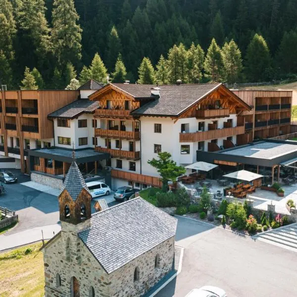 Almhotel Glieshof، فندق في ماليس فينوستا