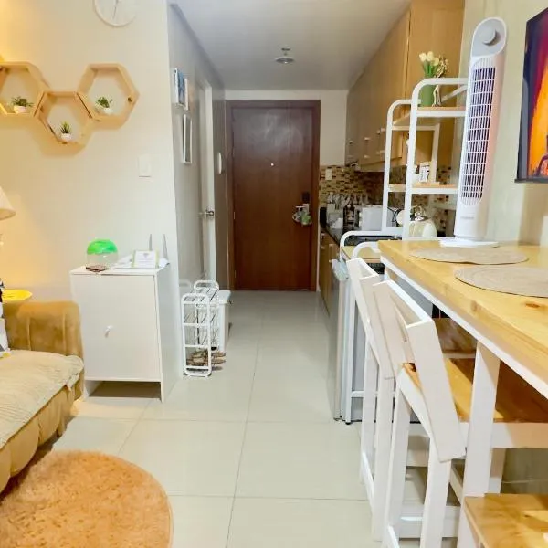 1-BR Cozy Unit Near MOA & Airport - Balai Teresita, hotel i Manila