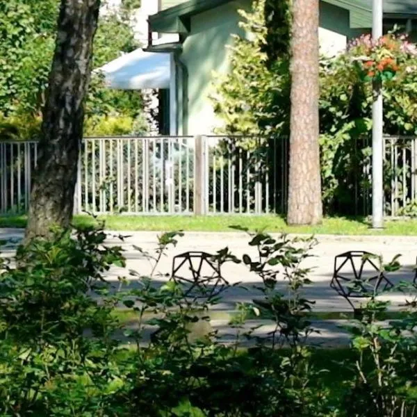 Dzintari apartments with a sauna and swimming pool, hotel en Jūrmala