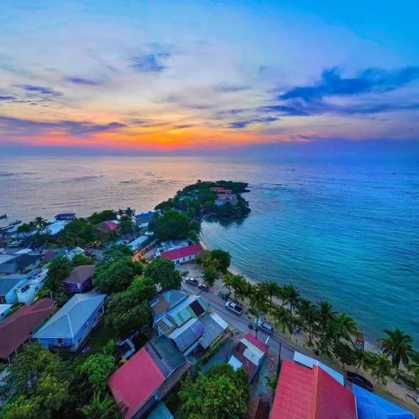 Roatan में, होटल West End Carlitos' Wave Inn