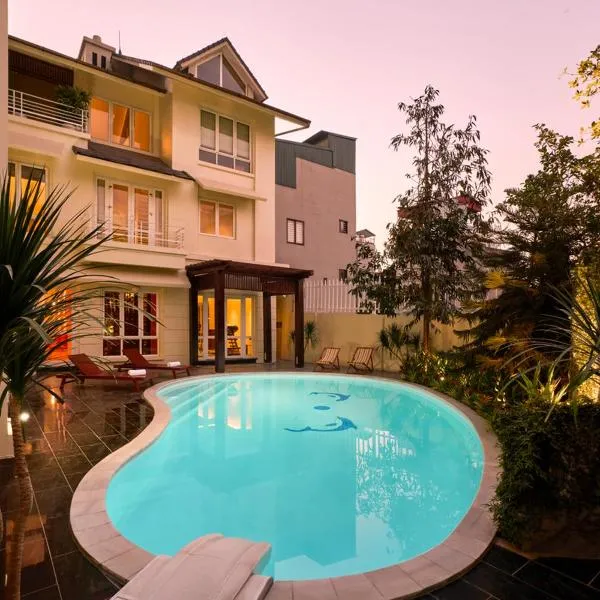M Village Hotel Long Biên, a brand of Modern Village Lifestyle، فندق في هانوي