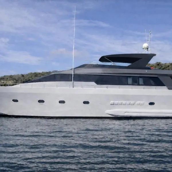 Yacht FALCON FIVE, hotel di Cannes