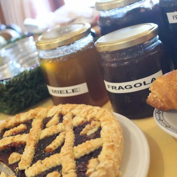 Guesthouse La Locanda - Comfy Rooms & Local Food, hotel Porto San Paolóban