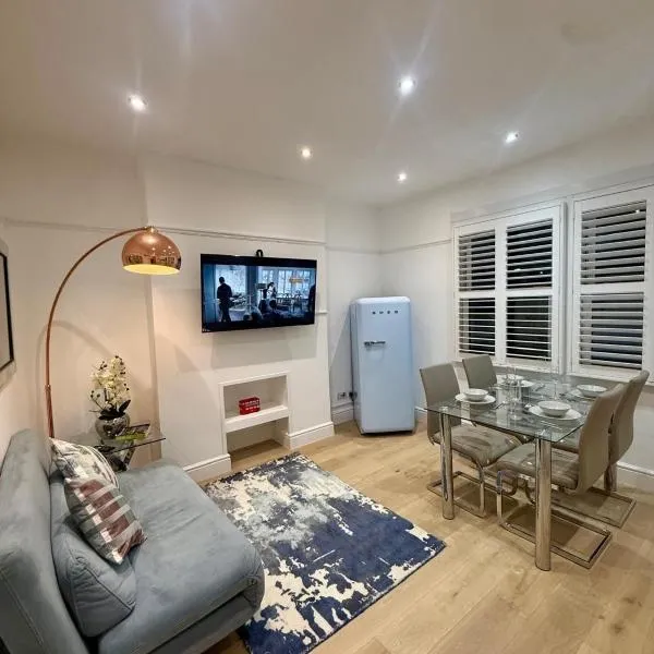 Stockwell Residences - Blue Lagoon Apartment, хотел в Лондон
