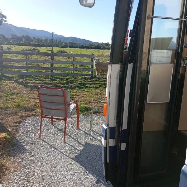 Cruzo The House Bus, Hotel in Takaka