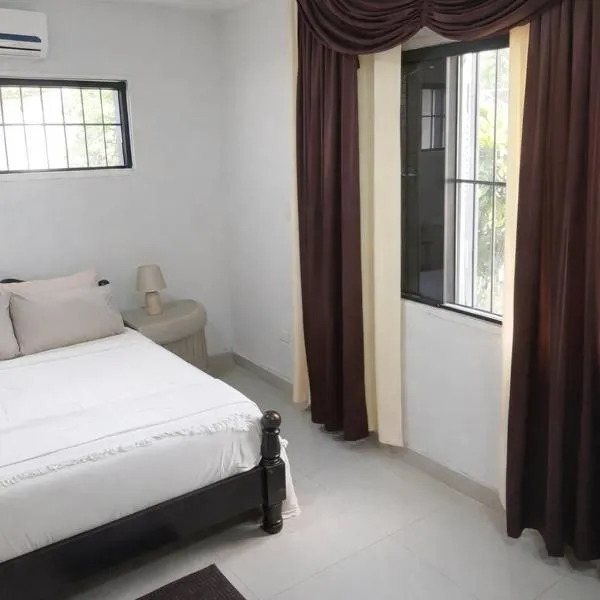Family Apartment in Luque 2 Bedrooms Near Airport,位于Luque的酒店