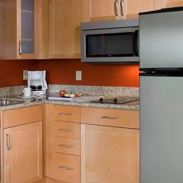 MainStay Suites Appleton Airport - Fox River Mall Area、アップルトンのホテル