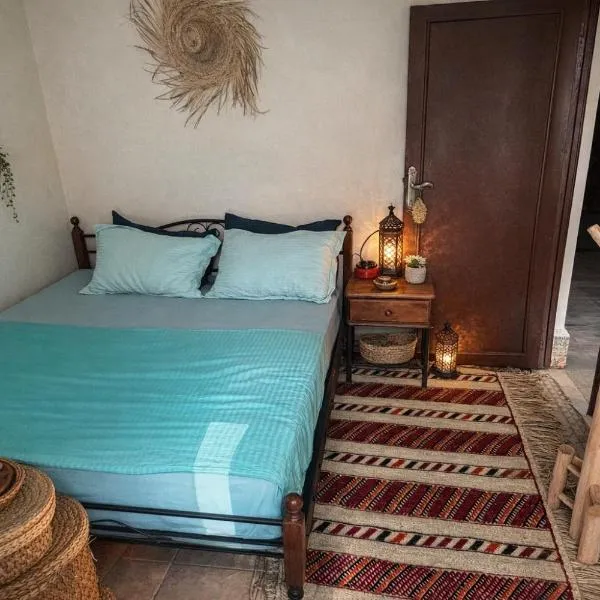 Studio in City Center Living at Heart of It All, hotell sihtkohas Er Rachidia