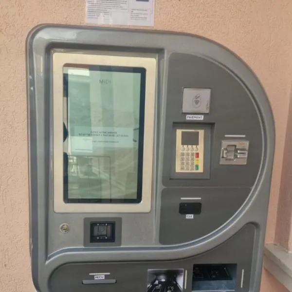 Hôtel du Midi, hotel v destinaci Delémont