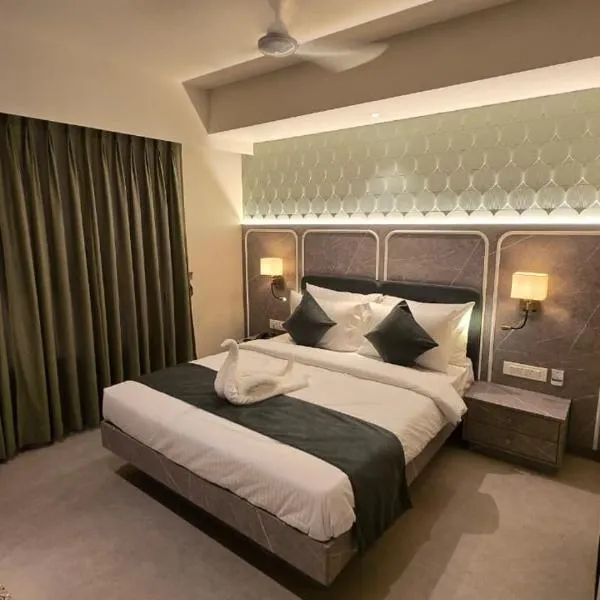 P K Unicorn Hotel And Banquet, hotel v destinaci Panvel