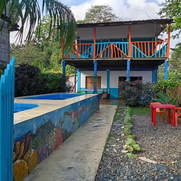 Casa hostal playa coral, готель у місті Капургана