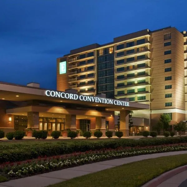 Embassy Suites by Hilton Charlotte Concord Golf Resort & Spa, hotelli kohteessa Concord