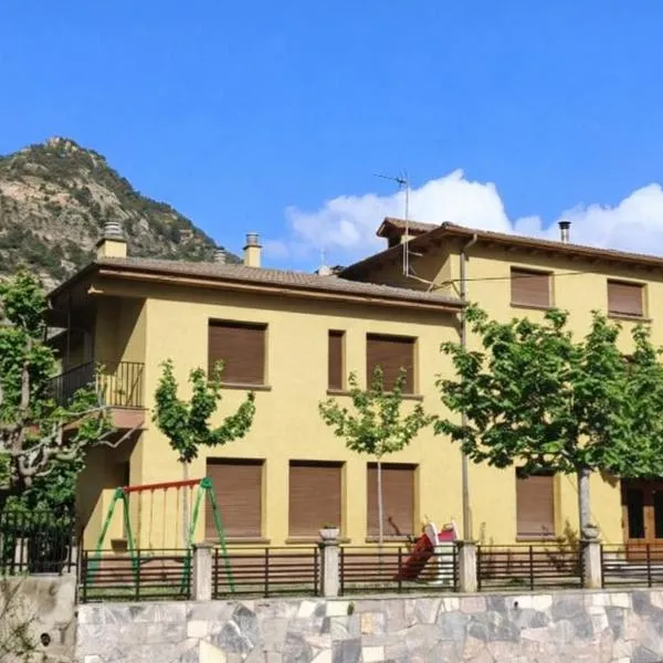 Apartamentos Ésera、Santa Liestra y San Quílezのホテル