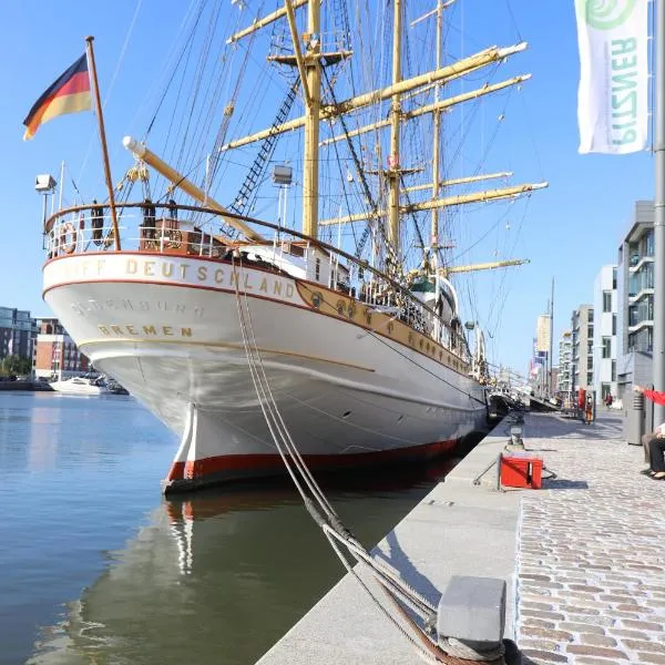 Schulschiff Deutschland Bremerhaven, מלון בברמרהבן