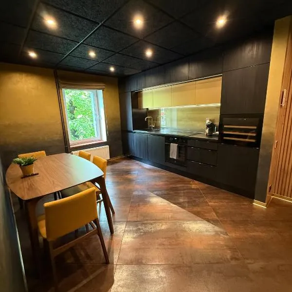 BRIVIBAS RESIDENCE - SUNSET, free PRIVAT parking, free WIFI, self check-in, hotel em Riga