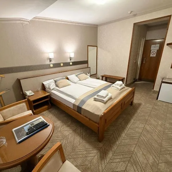 Garni Hotel Lav, хотел в Белград