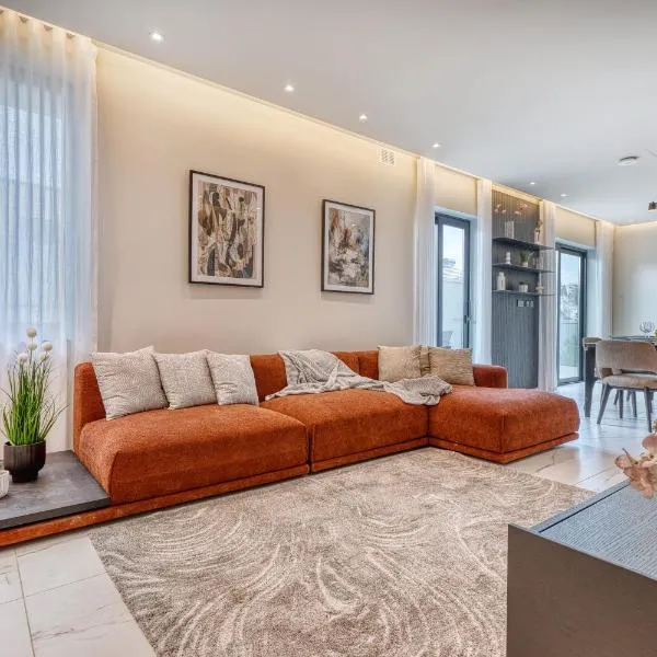 6BR luxury villa with Pool & Hot tub - 2Living rooms & 10Bathrooms, hotel v destinaci Tal-Għoqod