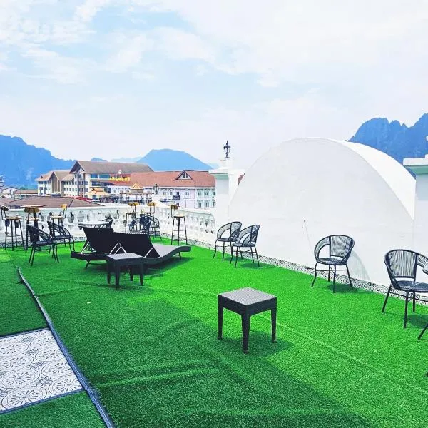 SKY hotel vangvieng, hotel i Vang Vieng