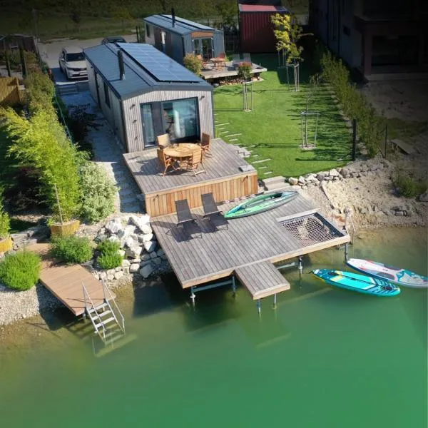 Kolokemp pri súkromnom jazere Boldog: Senec şehrinde bir otel