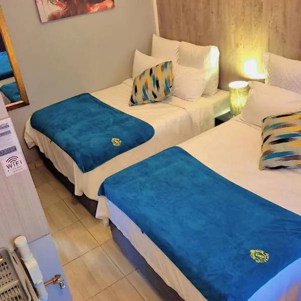 Turquoise Blue Family Room, hotel v destinaci Rustenburg