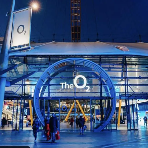 River view luxury flat Near O2, hotel in London