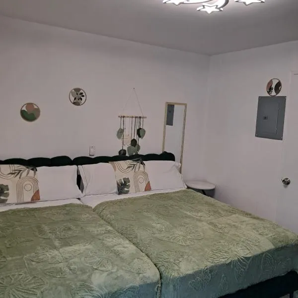 Small's Cozy Rest 9 Efficiency、South Biminiのホテル