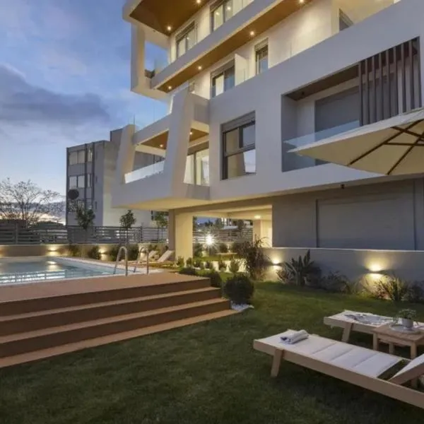 Sagma Garden maisonette with Pool Glyfada Athens, hótel í Aþenu