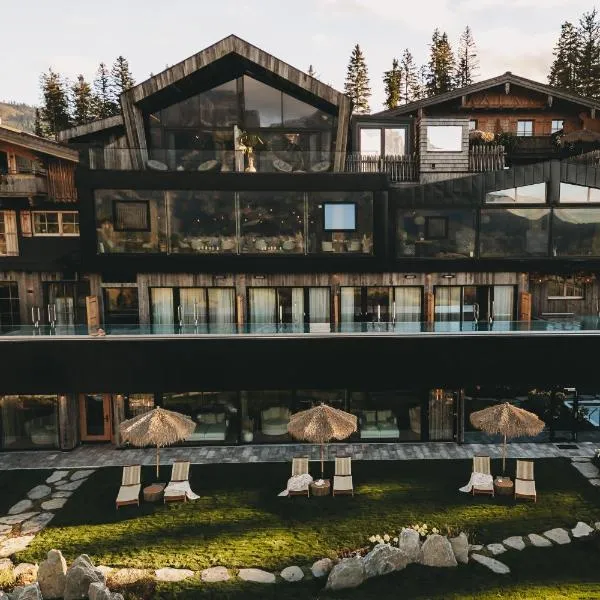 Jufenalm BOHO & Wellnesshotel, hotelli kohteessa Maria Alm am Steinernen Meer