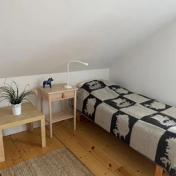 Pensionat på hästgård, viešbutis mieste Alunda
