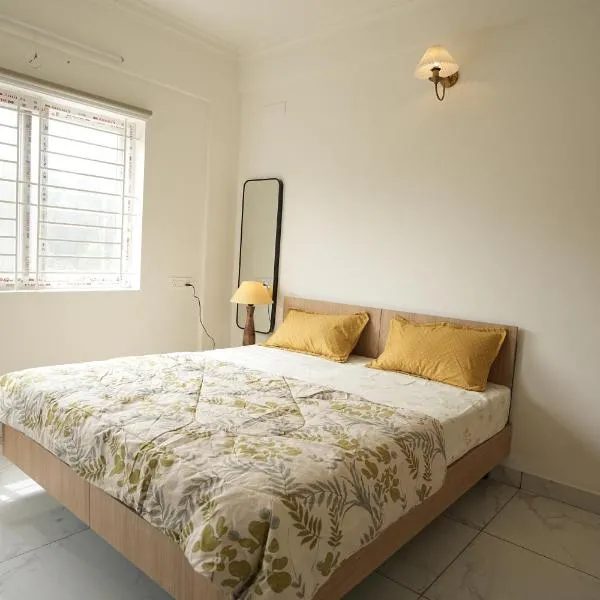 HomeSlice Sarjapur - Balcony Rooms, hotell i Bangalore