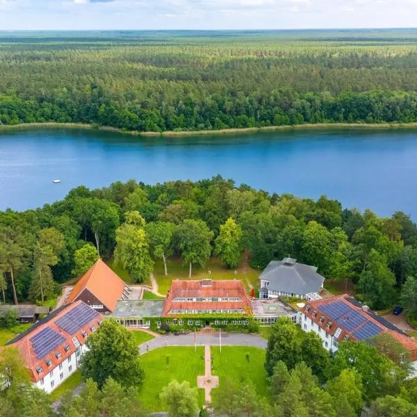 Hotel Döllnsee-Schorfheide, отель в городе Темплин