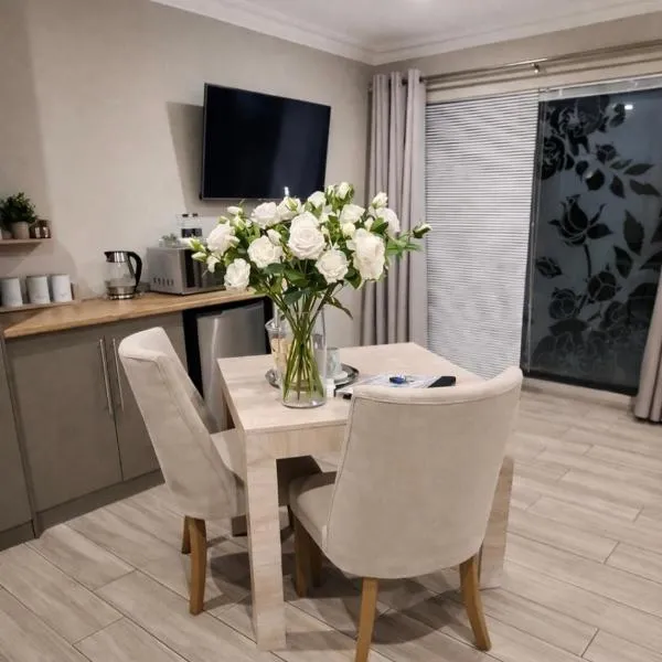 Bella Rosa、ポチェフストルームのホテル