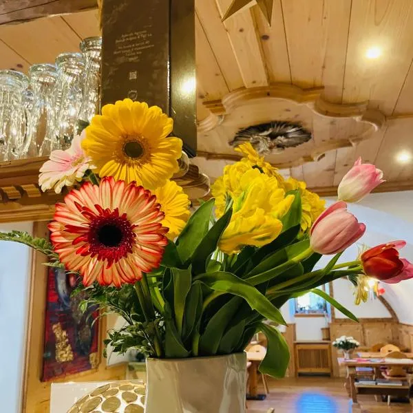 Hotel Garnì Salvanel, hótel í Cavalese