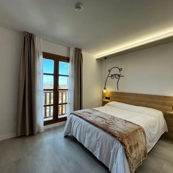 Hotel Lupus Silva, hotel Villardeciervos városában