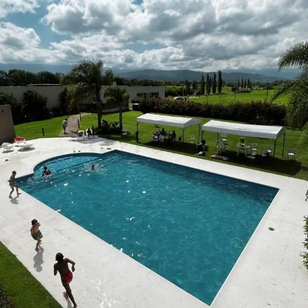 LS Hotel, hotell i Salta