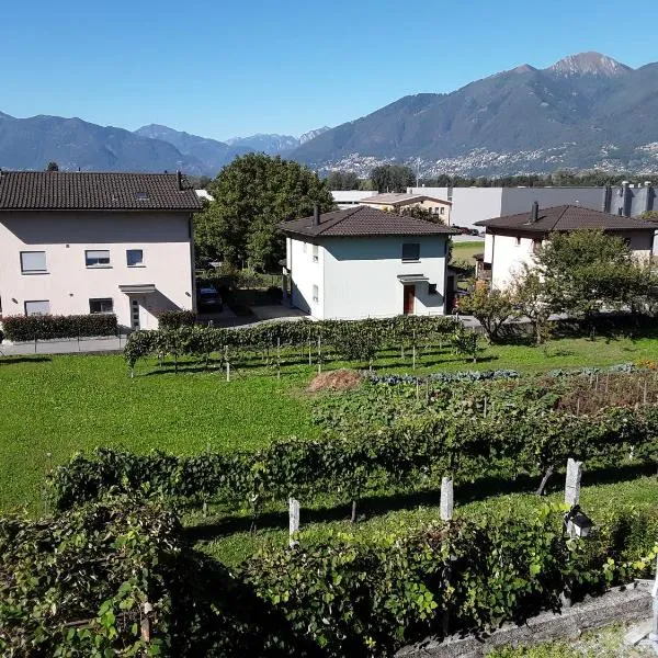 Holiday Home IL VULCANO, hotel di Quartino