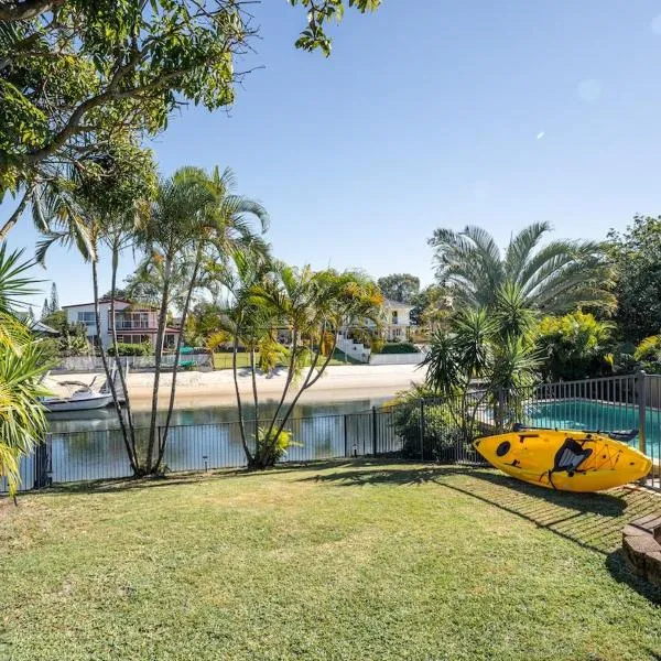 Lavish 4BD Waterfront Family Escape!, hotel in Gold Coast