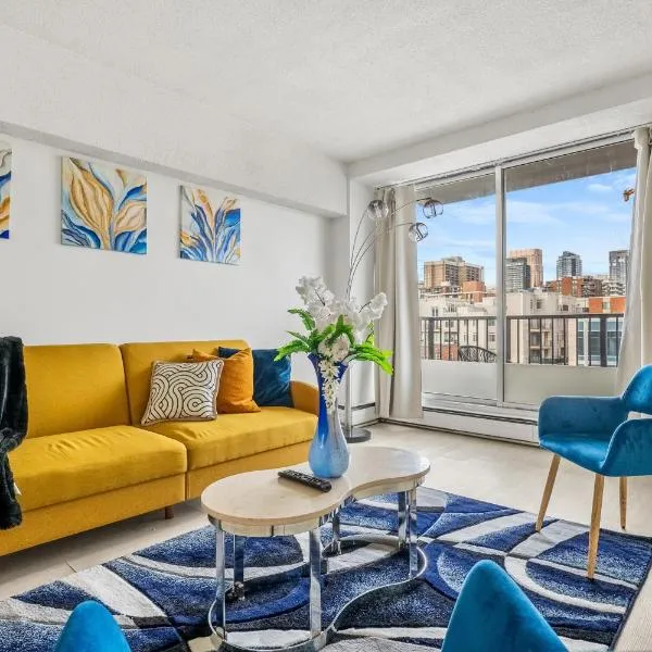 17th Ave Cozy Place in DT with Calgary tower and city views, מלון בקלגרי