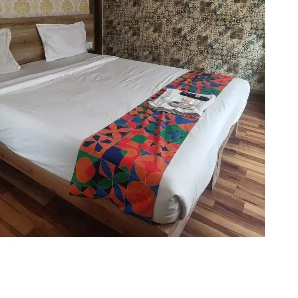 Hotel Tan Square Inn Lodge โรงแรมในปูเน่