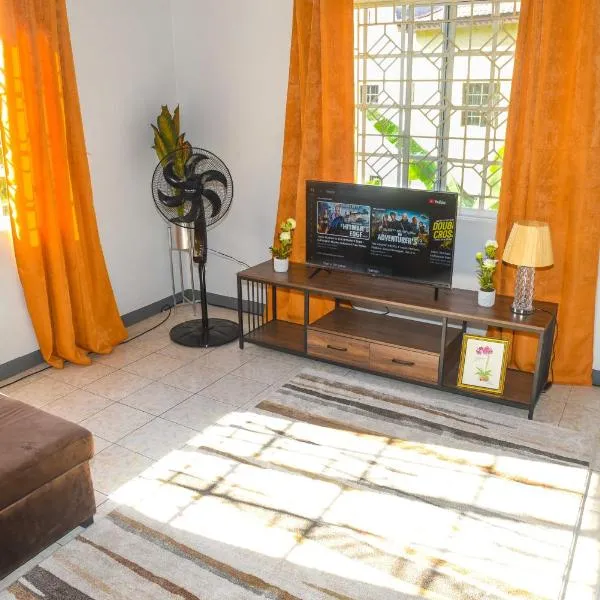 Comfy Seaview 1 Bedroom Apartment, hotel di Teluk Montego