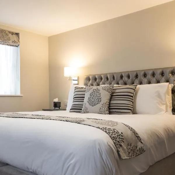 The Maple Manor Hotel, hotel in Crawley