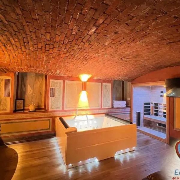 Emme Loft I Sweet Moon - Exclusive Loft & Private Spa Milan, hotel in Milan